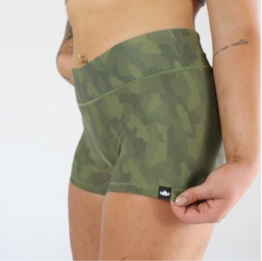 Wodbottom,NWT,Camo Green Shorts, Small,